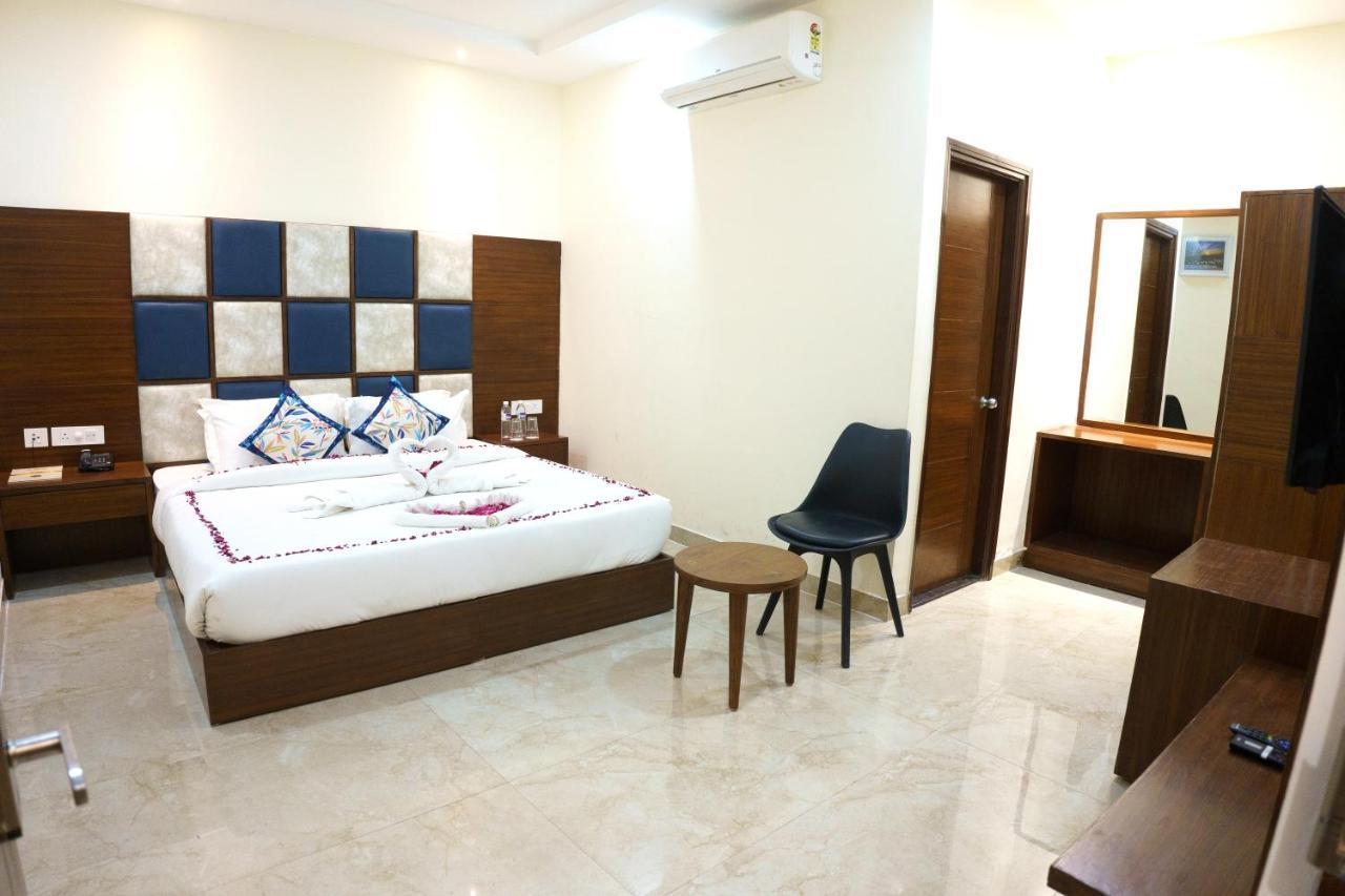 Hotel Vihaan Residency Zirakpur Экстерьер фото