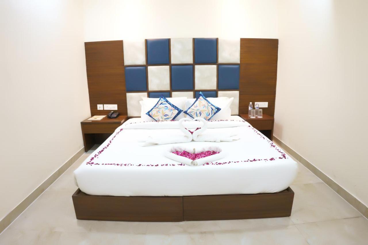 Hotel Vihaan Residency Zirakpur Экстерьер фото