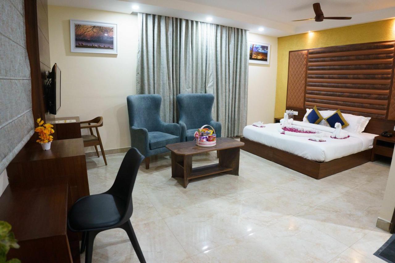 Hotel Vihaan Residency Zirakpur Экстерьер фото